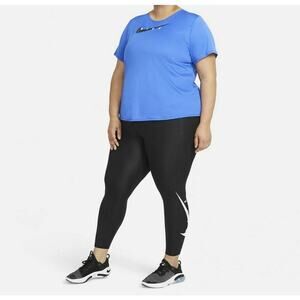 Nike Women's Swoosh Run Mid-Rise Cropped Leggings - Black/White - Size 1X